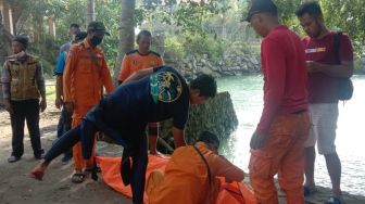 Tragis! Mayat Lelaki Tak Berindentitas Tewas di Pantai Anyer, Kepala Terjepit Batu