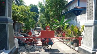 Gang Kampung di Sragen Kulon Mendadak Ditutup Warga, Ada Apa?