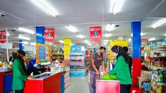 Mahasiswa UNU Kalbar Edukasi Warga Belanja Tanpa Kantong Plastik