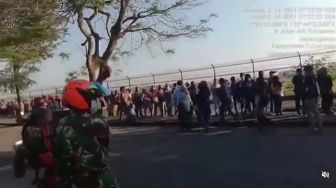 Viral Video Antrean Vaksin Covid-19 Sampai Mengular di Bandara Solo, Tuai Sorotan