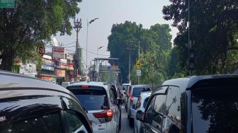 Lenteng Agung Macet Parah! Orang Depok Susah Masuk Jakarta, Kendaraan Ditanya-tanya