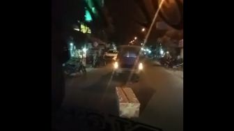 Bukan Azab Ilahi! Ini Penyebab Peti Jenazah Terlempar dari Ambulance di Gresik