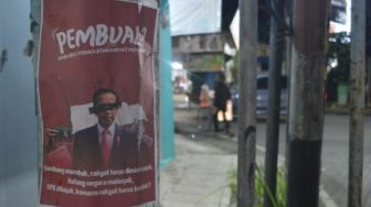 Poster Jokowi Pembual Tersebar di Tasikmalaya Gara-gara PPKM Darurat