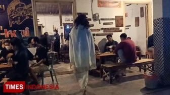Pengunjung Warung Kopi Bubar Usai Didatangi Kuntilanak