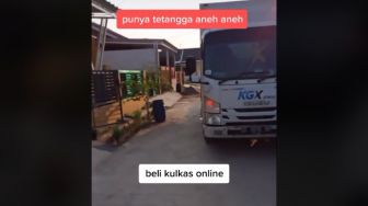 Sebut Tetangga Aneh Beli Kulkas Online, Wanita Ini Nyelonong Rekam Hingga Masuk Rumah