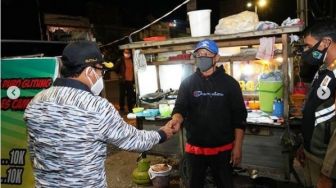 PPKM Darurat, Wali Kota Malang Sutiaji Beli Dagangan PKL yang Masih Nekat Buka