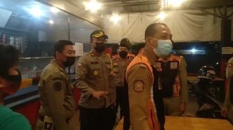 Viral Video Warkop Sudah Tutup Diobrak Satpol PP Kota Surabaya, Pemiliknya 'Ngegas'