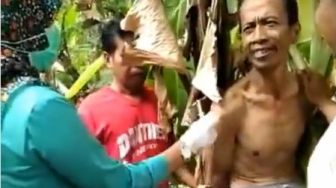 Takut Jarum Suntik, Bapak Ini Sampai Diikat di Pohon Pisang