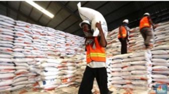 Gunakan Mesin Berteknologi Tinggi, Bulog Produksi Peras Premium