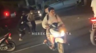 Kena Pasal Berlapis! 2 Cewek Geng Motor yang Gebuki Polisi di Jaksel Terancam 8 Tahun Bui