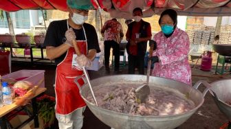 Sesuai Instruksi, Kemensos Perluas Jangkauan Dapur Umum ke Bogor, Yogyakarta, dan Denpasar