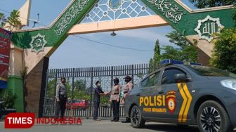 Tak Gelar Salat Jumat, Masjid Agung Indramayu Dijaga Polisi