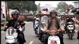 Ustaz Abdul Somad Pernah Keciduk Riding Naik Motor Klasik Honda, Gayanya Santuy Sekali