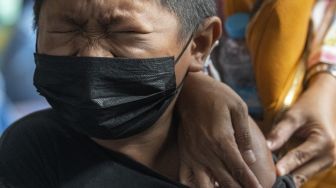 36,4 Persen Warga Indonesia Tolak Divaksin, Takut Efek Samping hingga Kebal Covid-19