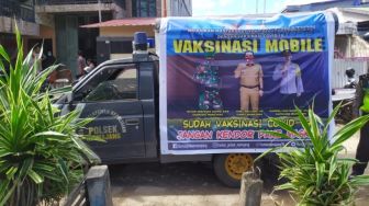 Jurus Polisi Makassar Ajak Warga Ikut Vaksinasi Covid-19