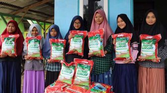 Beras Wakaf untuk Santri Sapa Pondok Pesantren di Pelosok Riau