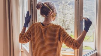 4 Cara Membersihkan Rumah Saat Isolasi Mandiri