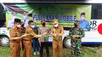 Vaksinasi COVID-19 ke Rumah Warga, Pemkab Lampung Tengah Luncurkan Mobil Vaksin