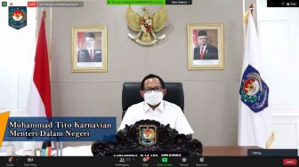 Ramai Dukungan Jokowi 3 Periode, Mendagri Tito Bandingkan UUD dengan Kitab Suci: Amendemen Bukan Hal Tabu