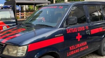 Percepat Pemulasaran Jenazah, Mobil Dinas Kelurahan Lubang Buaya Disulap Jadi Ambulans