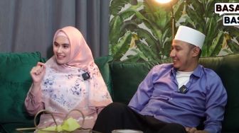 Istri Habib Usman Pajang Tas Mewah Saat Ultah, Dicibir Netizen Pamer Harta