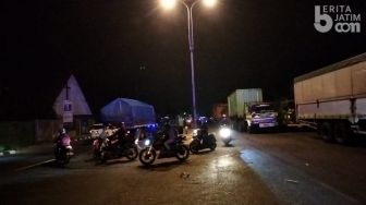 Jalan Utama Surabaya-Madiun Ditutup Pukul 18.00 Sampai 03.00 WIB, Mau Pergi Pikir Dulu...