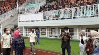 Buat Heboh, Peserta Vaksin Teriak Lapar di Hadapan Bupati Bogor