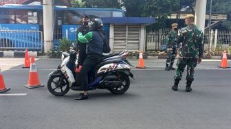 Dilarang Aparat Masuk Mampang Meski Punya STRP, Sopir Ojol Bingung Antar Orderan