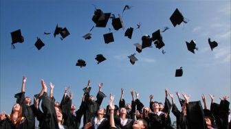 Agar Karier Sukses Usai Lulus Kuliah, Mahasiswa Tidak Boleh  Melupakan Pendidikan Karakter