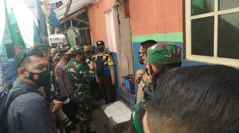 Panglima TNI dan Kapolri Blusukan di Pemukiman Padat Kota Bandung