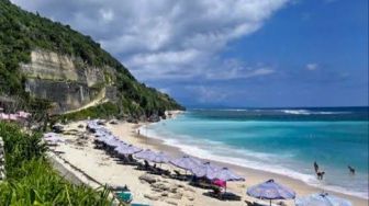 Kunjungan di Pantai Pandawa Meningkat 60 Persen, Kebanyakan Wisatawan Domestik Dalam Grup