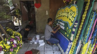 Reaksi Pedas Publik Soal Dana Karangan Bunga Pemkot Bekasi Capai Miliaran Rupiah: Noh Jalan Rusak Betulin