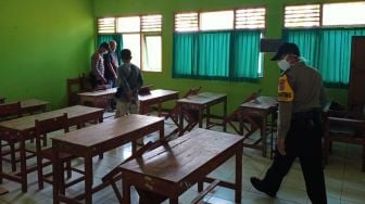 Pecah Kaca Jendela, Darah Pencuri Berceceran di Lantai SDN 3 Siraman