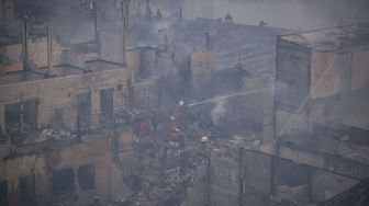 Ratusan Rumah di Teluk Gong Hangus Terbakar