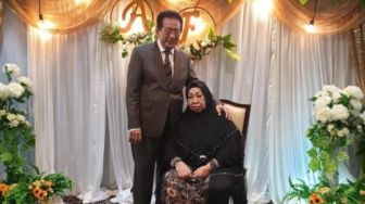 Anwar Fuady Ungkap Istrinya Sempat Lambaikan Tangan Sebelum Meninggal