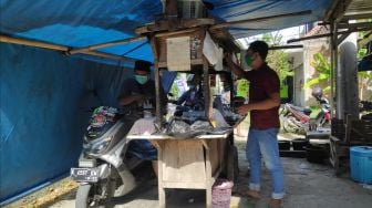 Viral Angkringan Drive Thru di Rembang, Faktanya Malah Bikin Ngakak