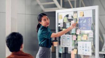 Berminat menjadi Business Development? Yuk kenali skill wajib dan tugasnya.
