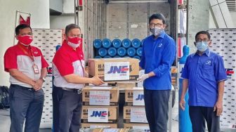JNE Galang Donasi dan Kirim Tabung Oksigen Gratis untuk Rumah Sakit Seluruh Indonesia