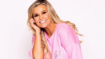 7 Potret Kerry Katona: Penyanyi Sempat Bangkut, Kini Raup Rp 19 M dari Jual Foto Kaki