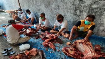 Warga Diminta Tidak Gunakan Kantung Plastik untuk Membungkus Daging Kurban Idul Adha 2022