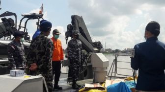 Kapal Tenggelam di Perairan Kalbar, Penyelam Diterjunkan Cari Puluhan Korban