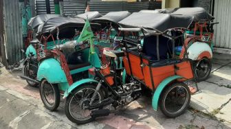 Tak Ada Penumpang, Puluhan Becak Motor di Kota Jogja Mangkrak di Pinggir Jalan