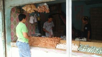 Tawuran di Pasar Manggis, Pemilik Warung Ngeluh HP dan Sembako Dijarah Remaja Kampung