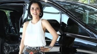 Tak Pakai Masker di Mobilnya Sendiri, Artis Devi Lanni Didenda Rp 250 Ribu