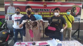 Modus Jual Beli Kendaraan via COD, 2 Polisi Gadungan Dibekuk Polres Cianjur