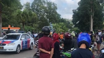 Warga Sudah Antre Dari Jam 2 Pagi, Vaksinasi Massal di Batam Malah Dibatalkan