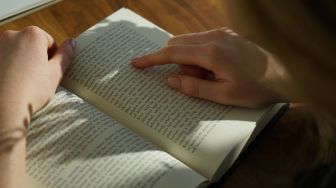 Suka Baca? Ini 6 Rekomendasi Buku Pengembangan Diri Terbaik untuk Remaja