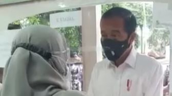 Epidemiolog Ungkap Kejanggalan Jokowi Blusukan Cari Obat Terapi Covid-19 di Apotek