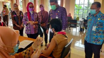 Salut! Anggota Pramuka di Kab. Tangerang Antusias Ikut Vaksinasi Covid-19