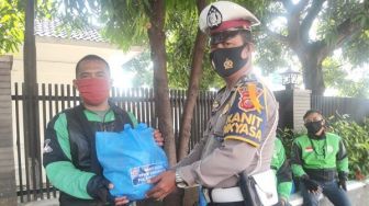 Satlantas Polres Majalengka Tebar Semangat Kebaikan di Masa PPKM Level 4